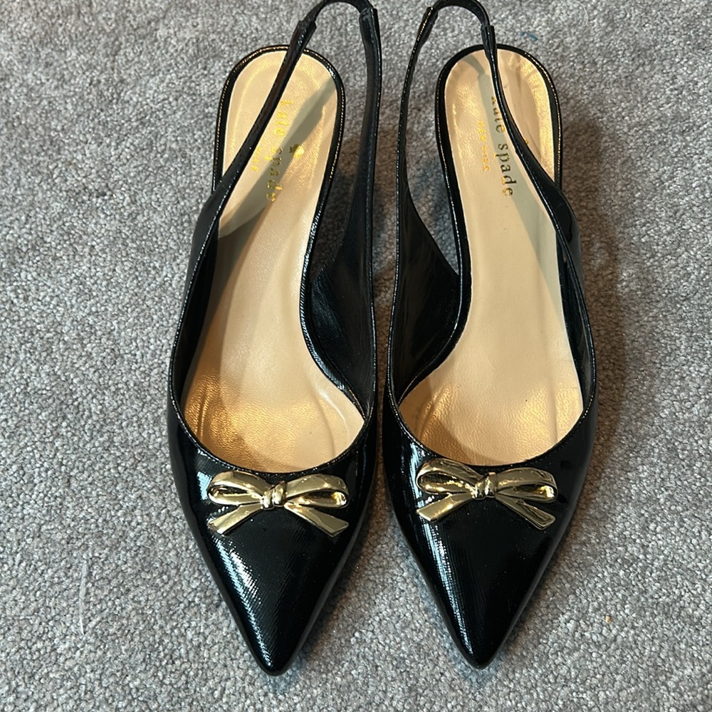 Kate Spade Black Slingback Heels with signature bow & logo. Original box. Size 7 - Picture 3 of 7